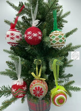 Load image into Gallery viewer, Handmade Beaded Hanging Christmas Ball Ornaments